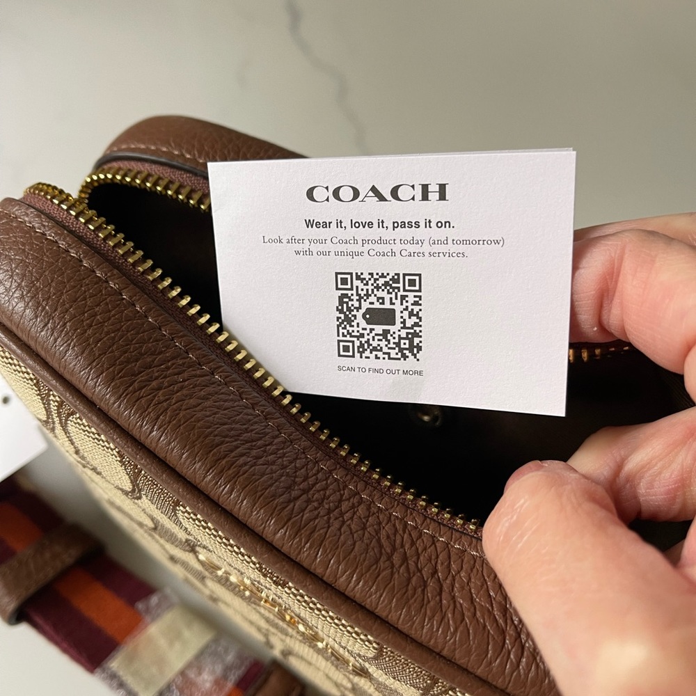 BRAND NEW Classic Coach Purse - Picture 6 of 7